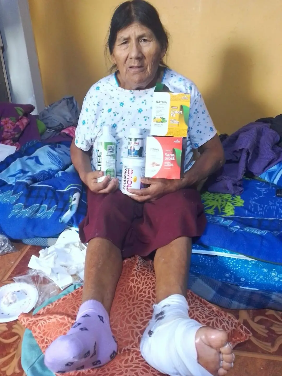 Clienta con productos Nativa durante su proceso de atención